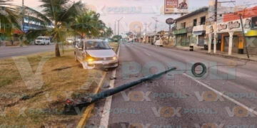 Automóvil choca poste Tampico