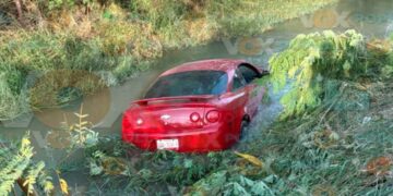 Automovilista canal de riego en Reynosa
