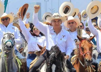 Cabalgata de la Unidad en Victoria