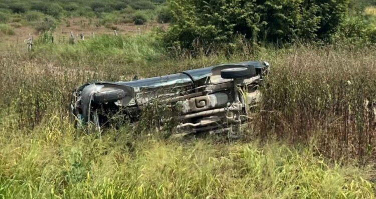 Camioneta vuelca Mante a Tampico