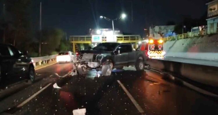 Choque múltiple en avenida Morones Prieto