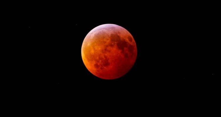 Eclipse lunar parcial