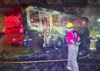 Incendio autobús estacionado en Tampico