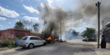 Incendio poste eléctrico en Matamoros (1)