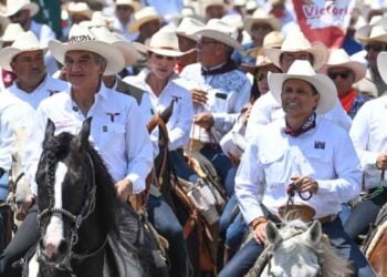 'Lalo' Gattás cabalgata Victoria