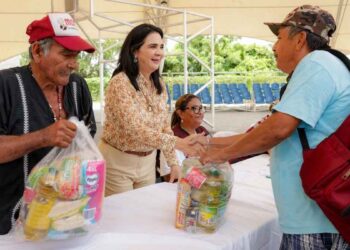 Mónica Villarreal fortalece respaldo a pescadores de Tampico durante temporada de veda