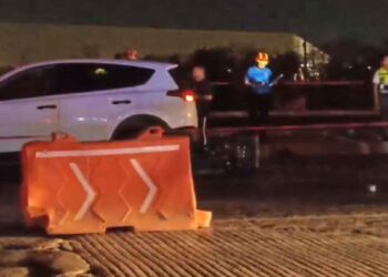 Motociclista derrapar y chocar en Escobedo