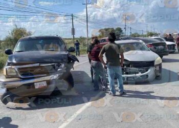 Reynosa pareja vehículo camioneta