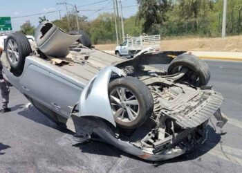 Volcadura lesionada en Guadalupe