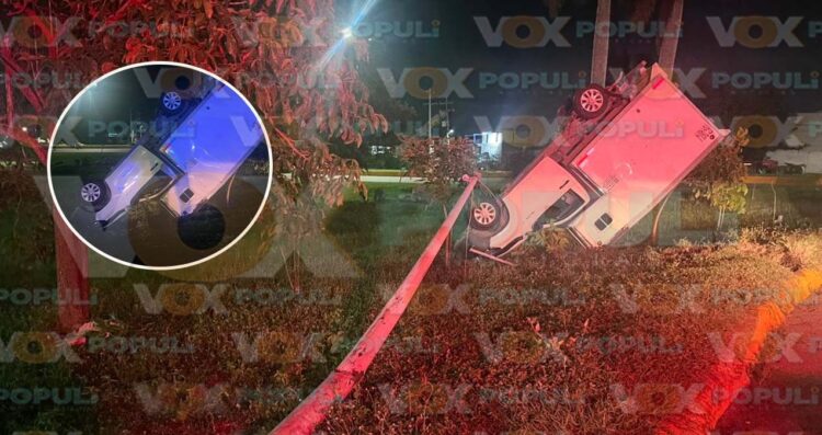 abandona camioneta volcar en Altamira, Tamaulipas