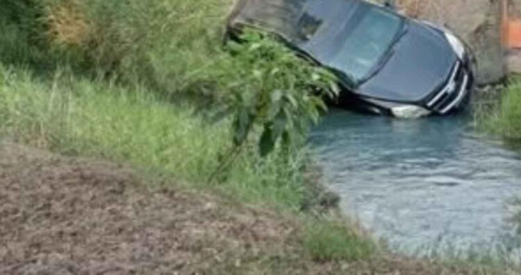 camioneta canal riego Mante