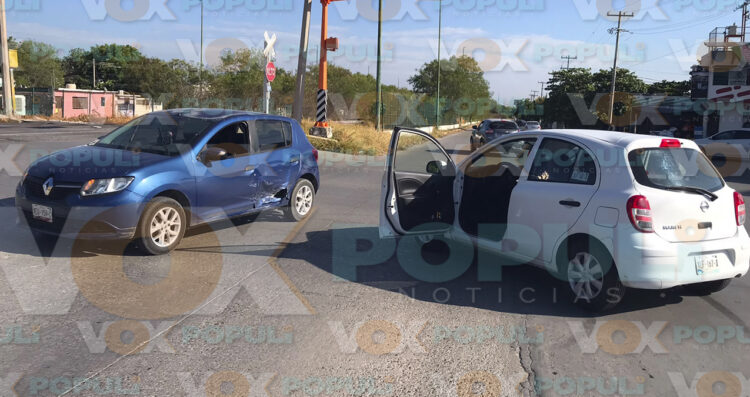 choque lesionadas Victoria semáforo