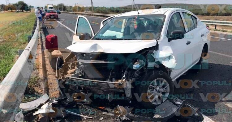 Familia de Monterrey sufre aparatoso accidente en la Carretera Victoria-Zaragoza
