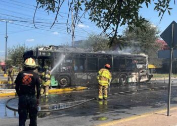 _incendio de Transmetro en San Nicolás (1)