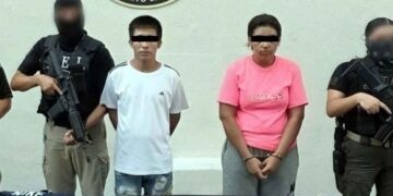 madre y padrastro niña en Monterrey