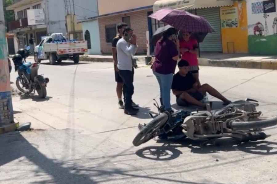 motociclista camioneta repartidora Mante