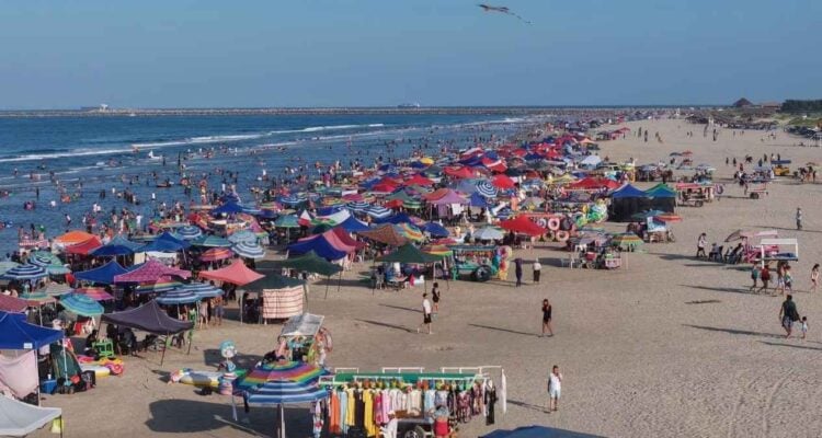 regulación sombrillas en Playa Miramar