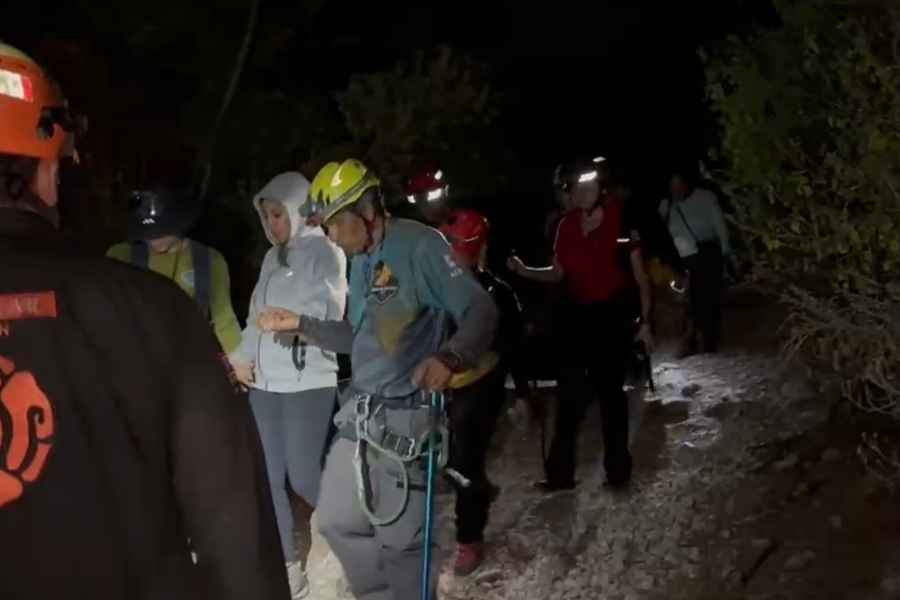 senderista en el Cerro de Las Mitras en Monterrey