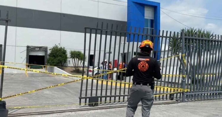 vigilante portón Apodaca