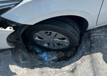 Auto varado en Monterrey