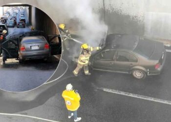Automóvil fuego Monterrey