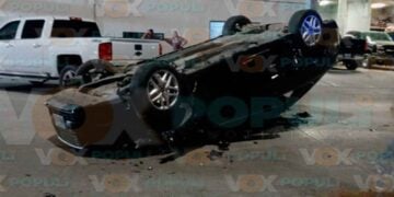 Automovilista camioneta vuelca Reynosa