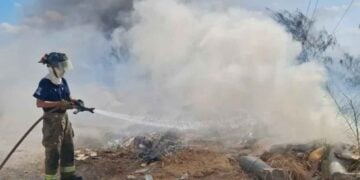 Bomberos incendio Nuevo Laredo