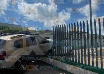 Camioneta barda de universidad en Tampico
