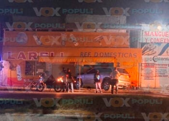 Camioneta choca negocio Tampico