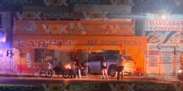 Camioneta choca negocio Tampico