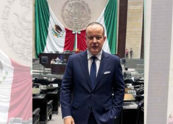 Carlos Canturosas celulares escuelas