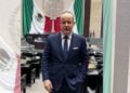 Carlos Canturosas respalda regulación de celulares en escuelas de México