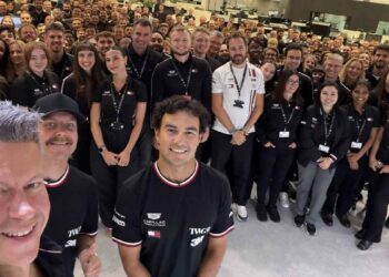 Checo Perez Cadillac mensaje
