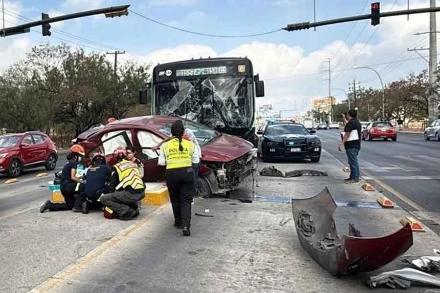 Colisión Ecovía en Monterrey
