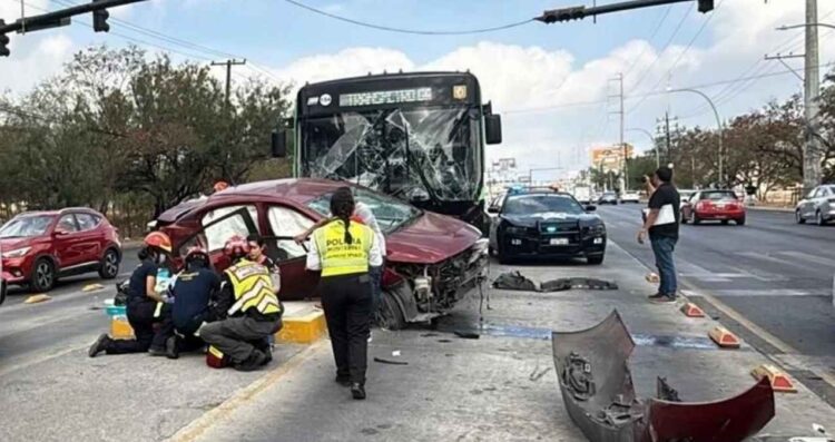 Colisión Ecovía en Monterrey