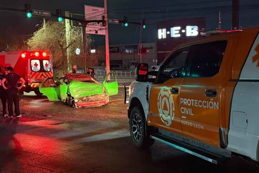Colisión en avenida Lincoln de Monterrey