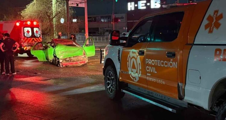 Colisión en avenida Lincoln de Monterrey