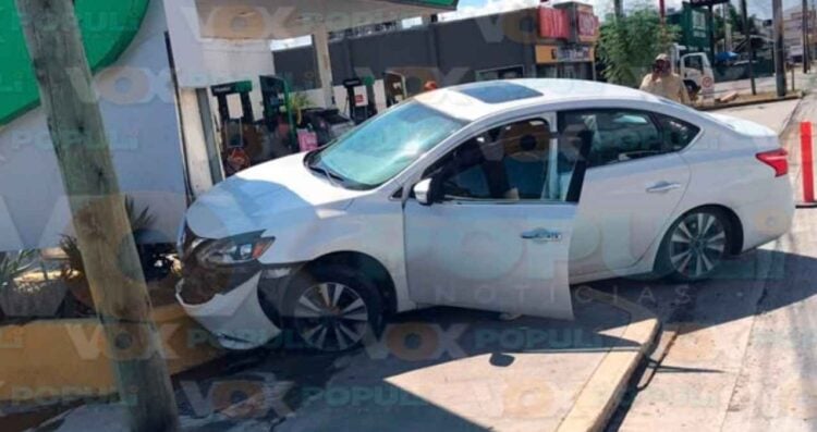 Conductora gasolinera en Victoria