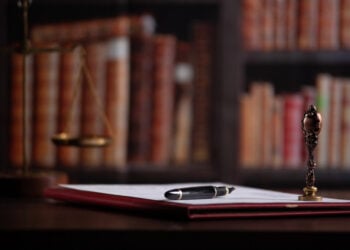 Cómo Mantener Organizados Los Documentos Importantes Durante Un Conflicto Legal