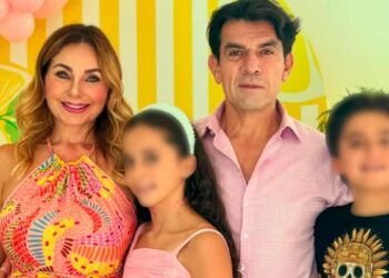 Elizabeth Álvarez sus 49 años