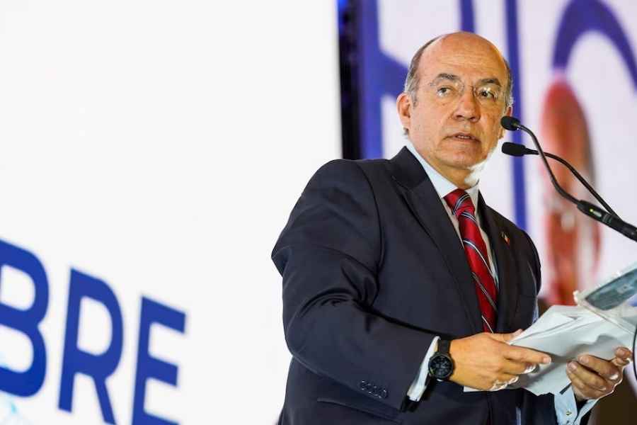 Felipe Calderon Mexico retroceso