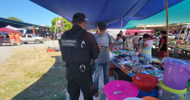 Guardia Estatal tianguis Padilla