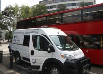 Hombre muere estación Reforma