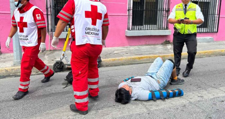 Joven scooter en Monterrey