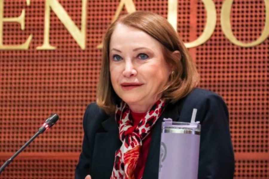 Laura Itzel cargo Mujeres