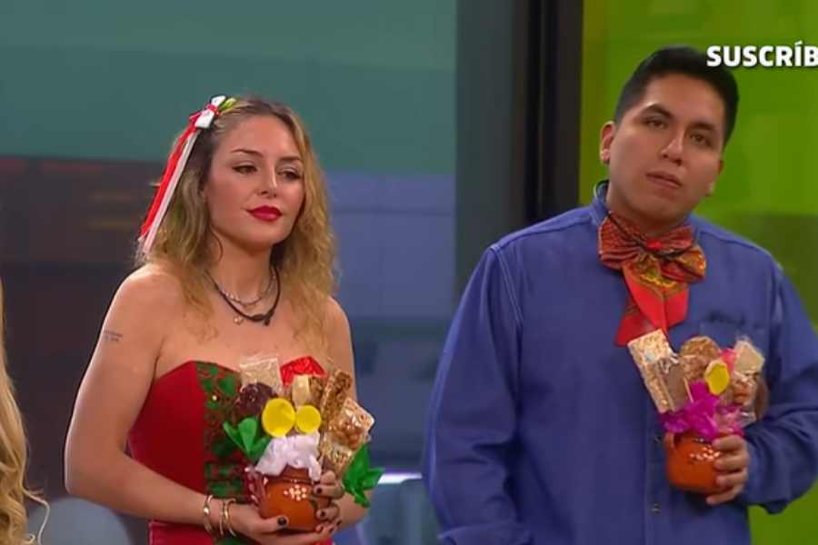 Mariana y Ese fiesta mexicana