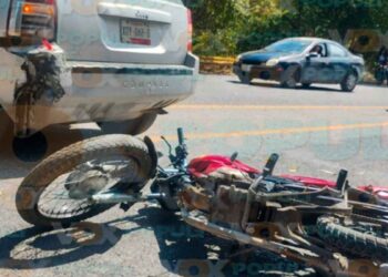 Motociclistas lesionados maniobra Victoria