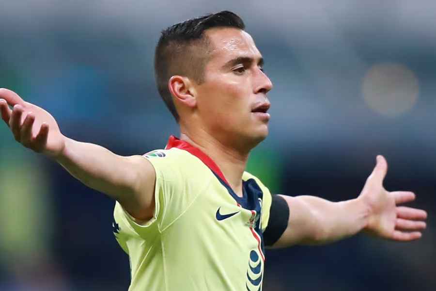 Paul Aguilar fútbol (1)