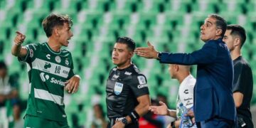 Renato Paiva presente Santos