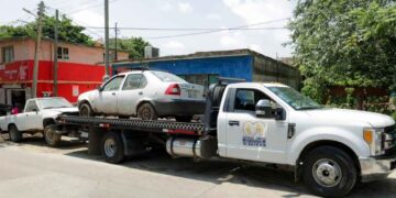 Retiran vehículos abandonados Tampico